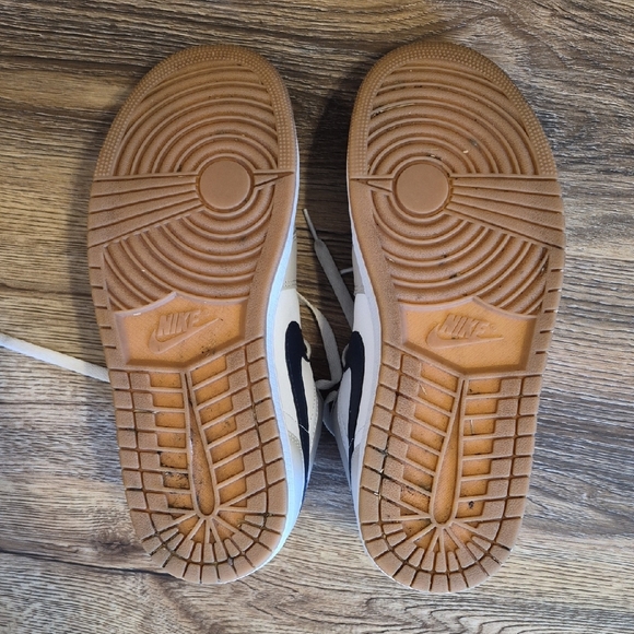 Jordan Men's White and Tan Sneakers - Picture 5 of 7